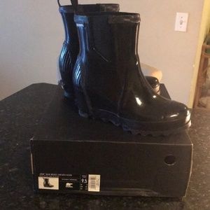 Sorel Boots JOAN Rain Wedge Chelsea Gloss